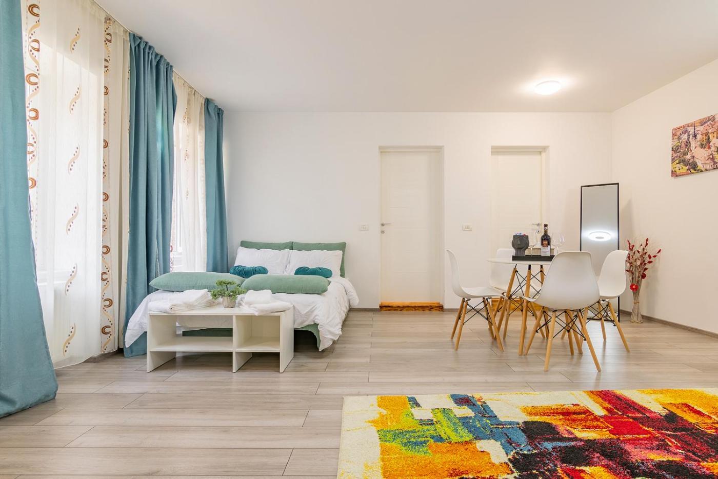 Old Town By Mm Host Appartement Braşov Buitenkant foto