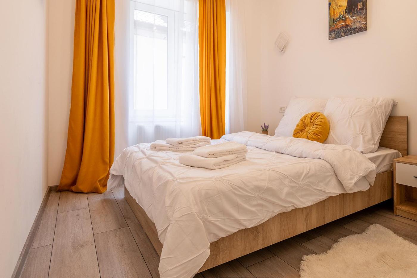 Old Town By Mm Host Appartement Braşov Buitenkant foto