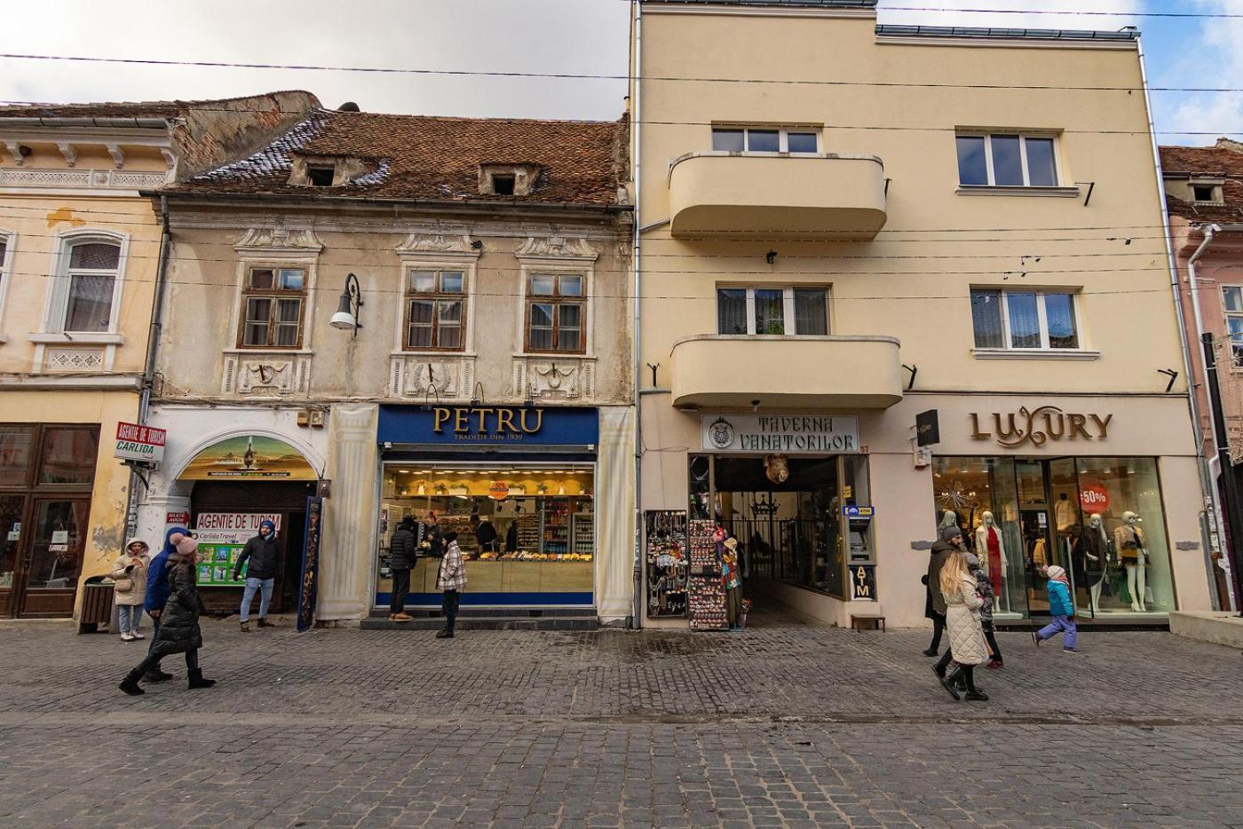 Old Town By Mm Host Appartement Braşov Buitenkant foto