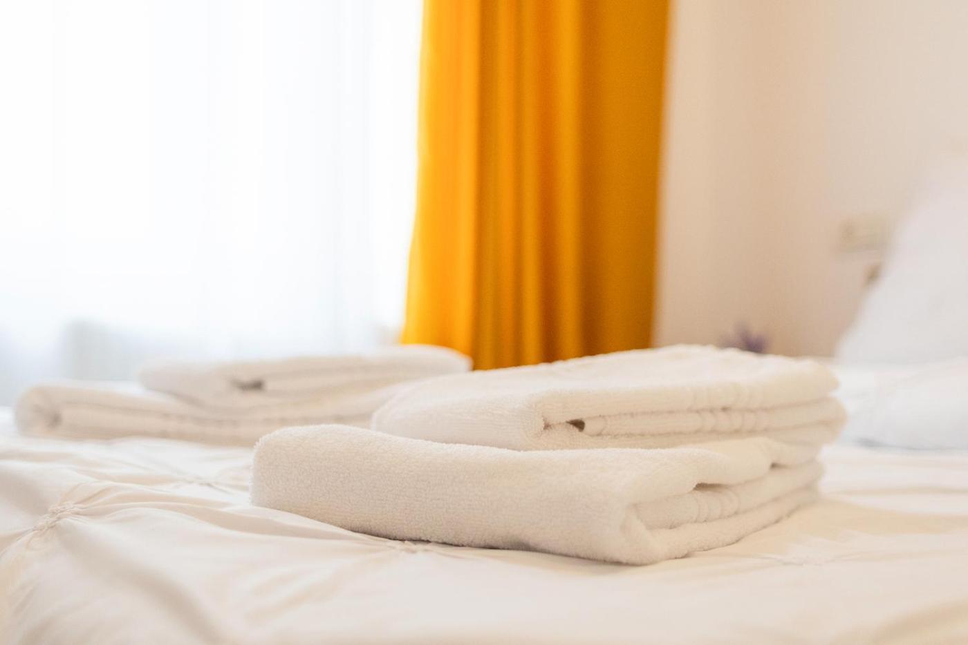 Old Town By Mm Host Appartement Braşov Buitenkant foto
